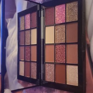 She glam twelve color eye shadow